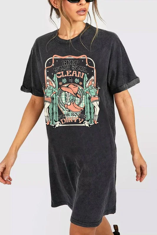 : Keep Your Soul Clean Graphic Black T-Shirt Dress (Size Medium) Asymmetrical Pockets Print